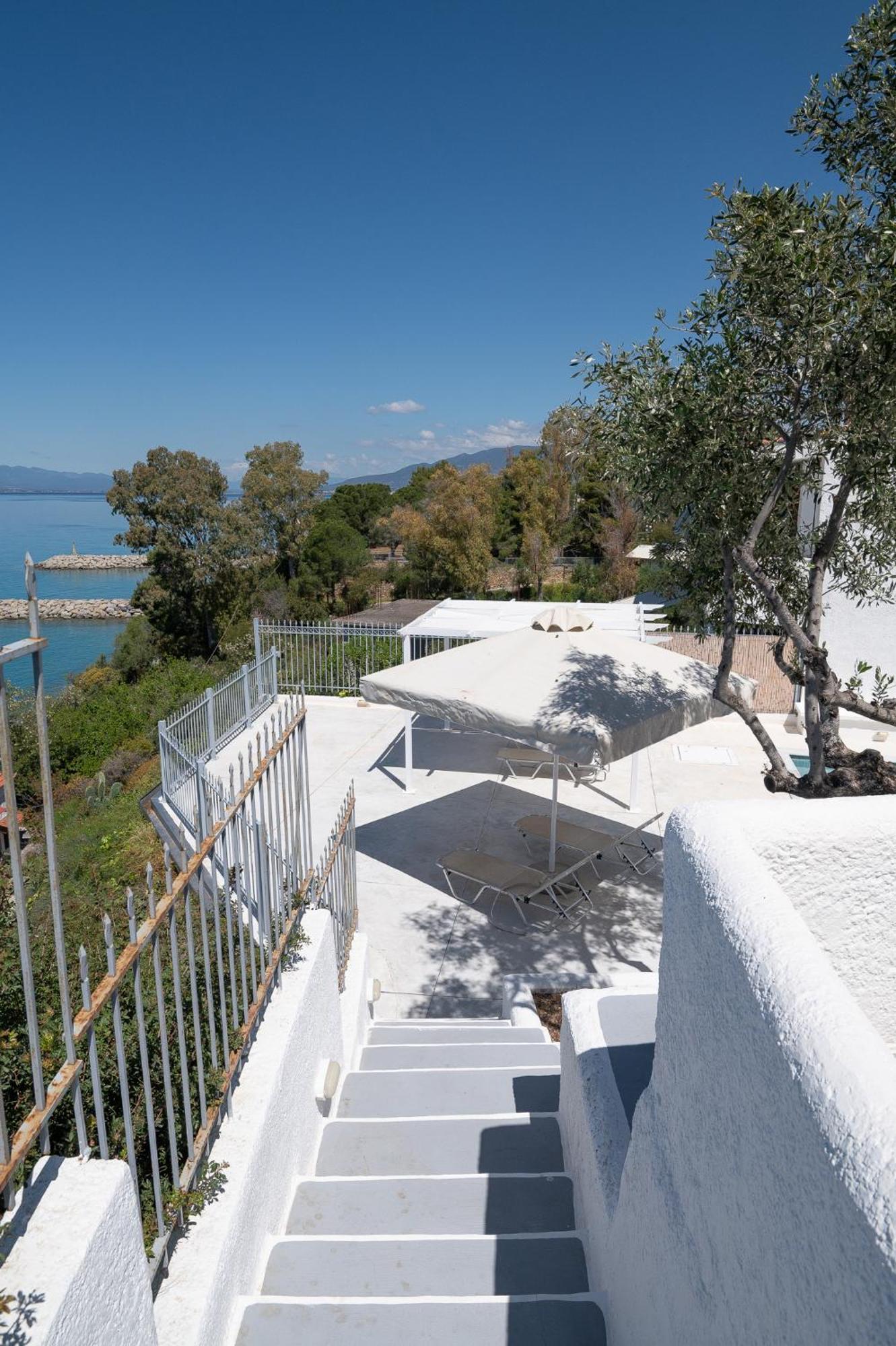 Pouletis Family Apartments - Akroyali Seaview Getaways Kalamata Extérieur photo