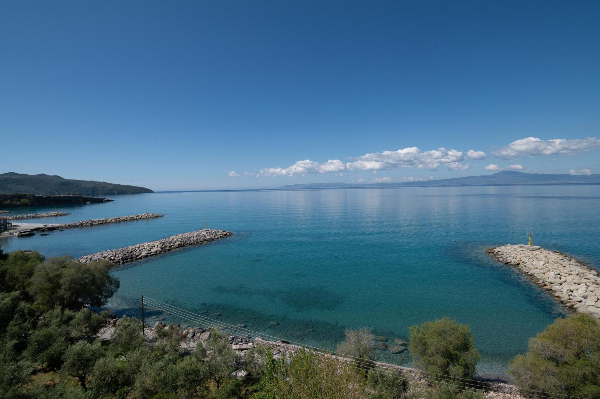 Pouletis Family Apartments - Akroyali Seaview Getaways Kalamata Extérieur photo