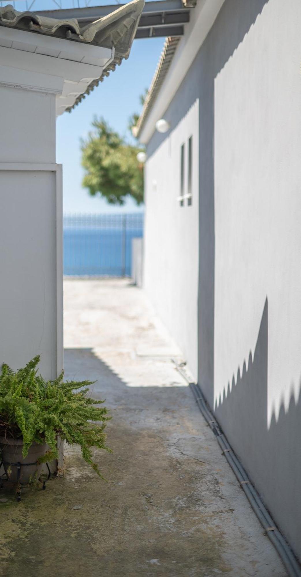 Pouletis Family Apartments - Akroyali Seaview Getaways Kalamata Extérieur photo