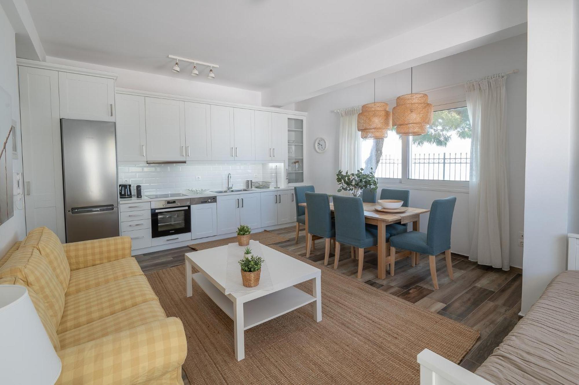 Pouletis Family Apartments - Akroyali Seaview Getaways Kalamata Extérieur photo