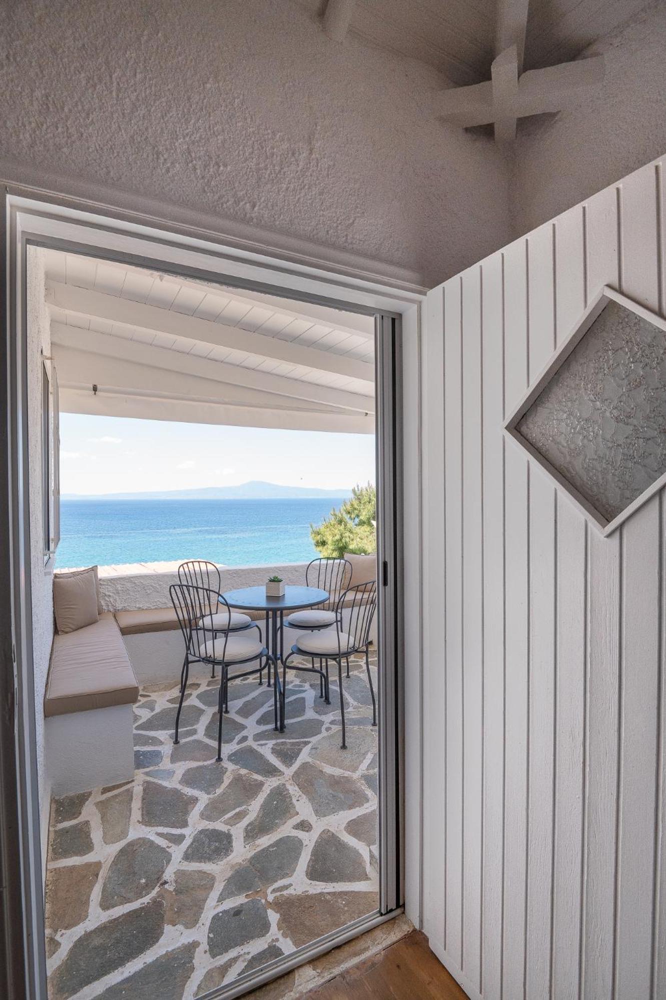 Pouletis Family Apartments - Akroyali Seaview Getaways Kalamata Extérieur photo