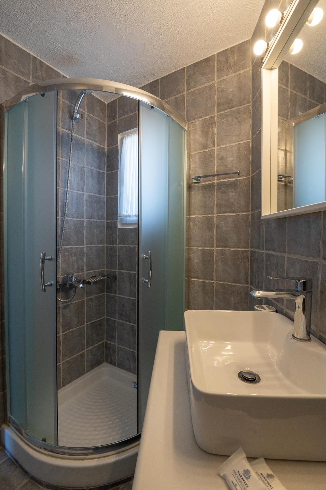 Pouletis Family Apartments - Akroyali Seaview Getaways Kalamata Extérieur photo