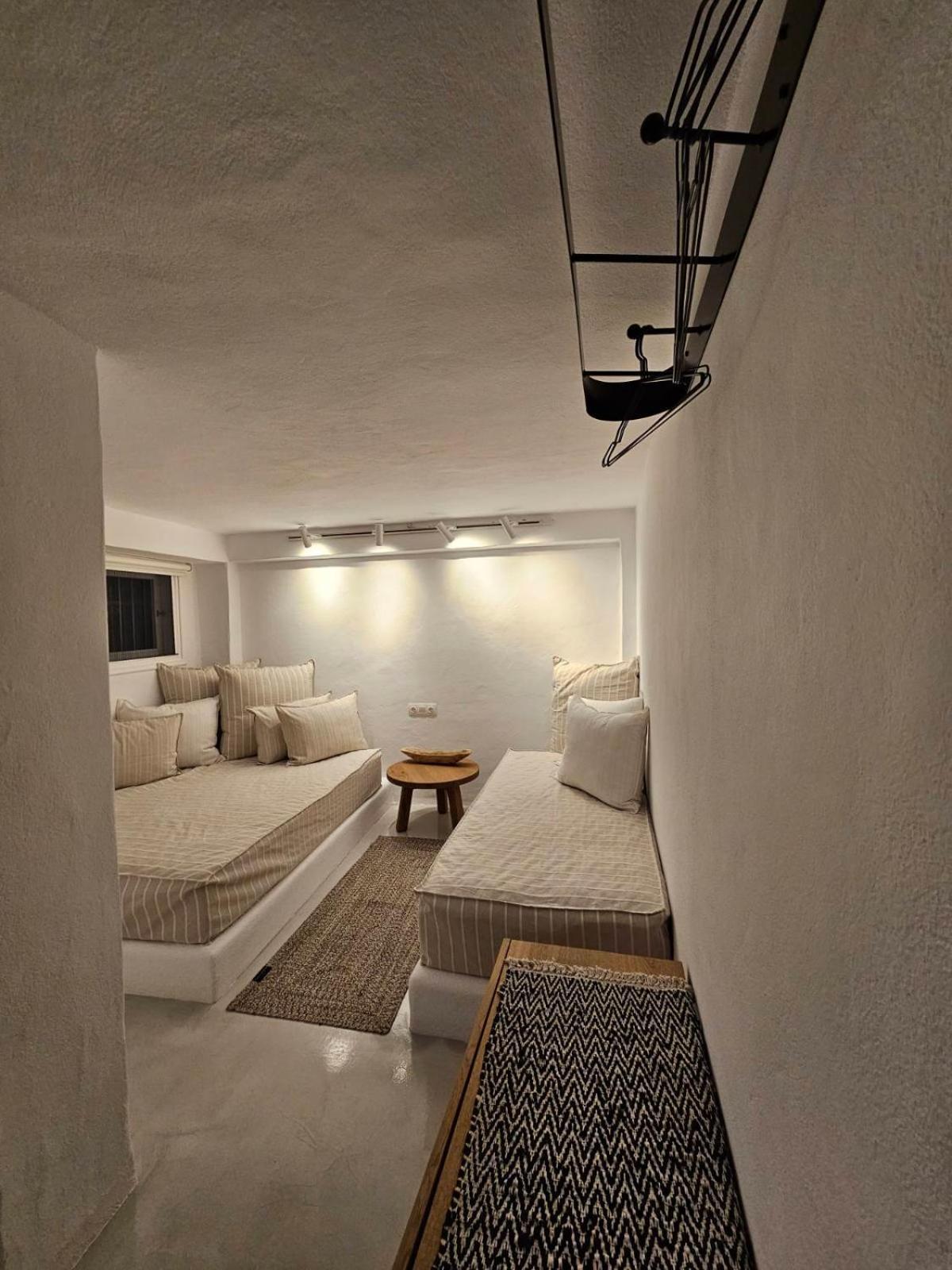 Pouletis Family Apartments - Akroyali Seaview Getaways Kalamata Extérieur photo
