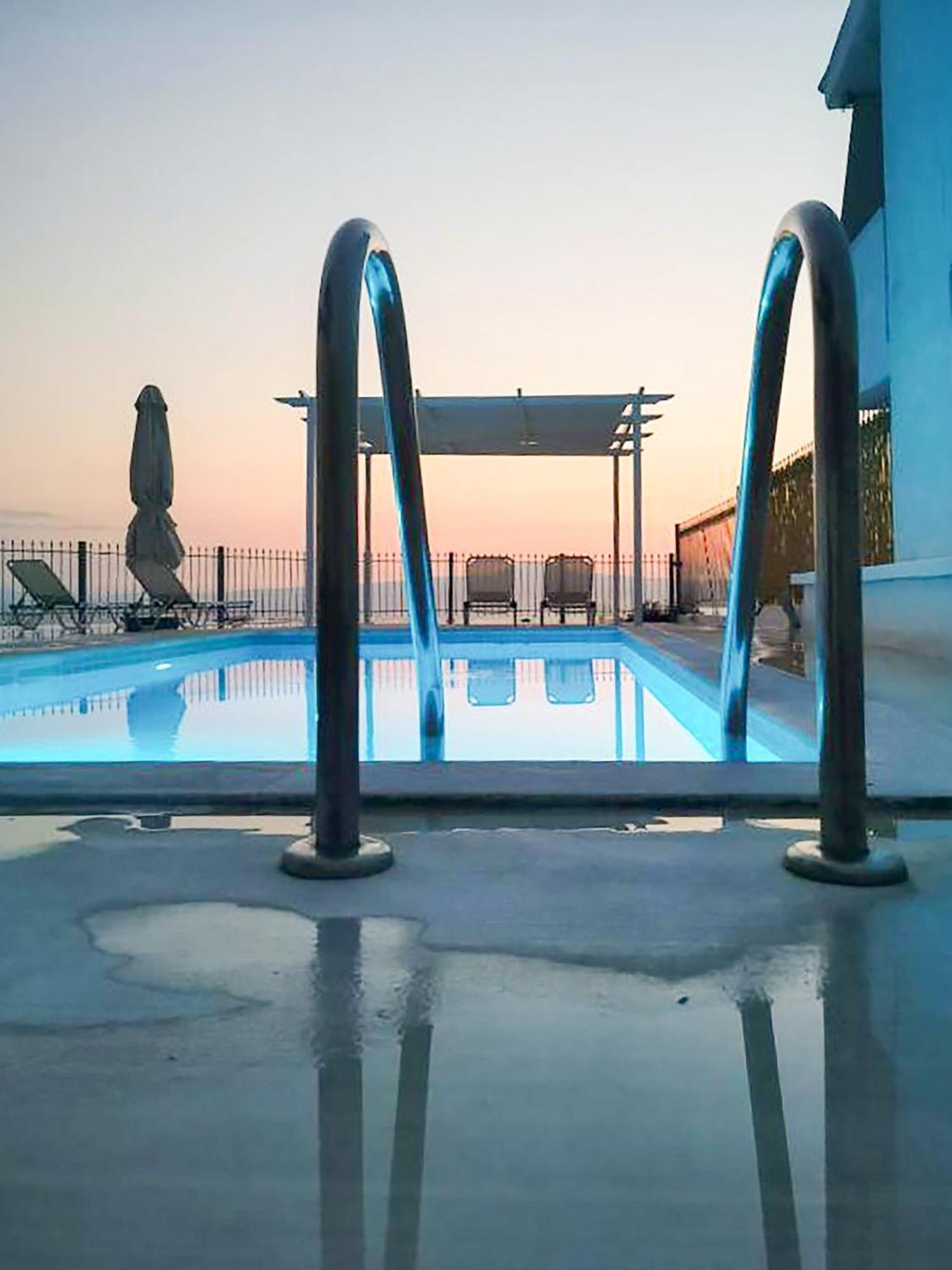 Pouletis Family Apartments - Akroyali Seaview Getaways Kalamata Extérieur photo