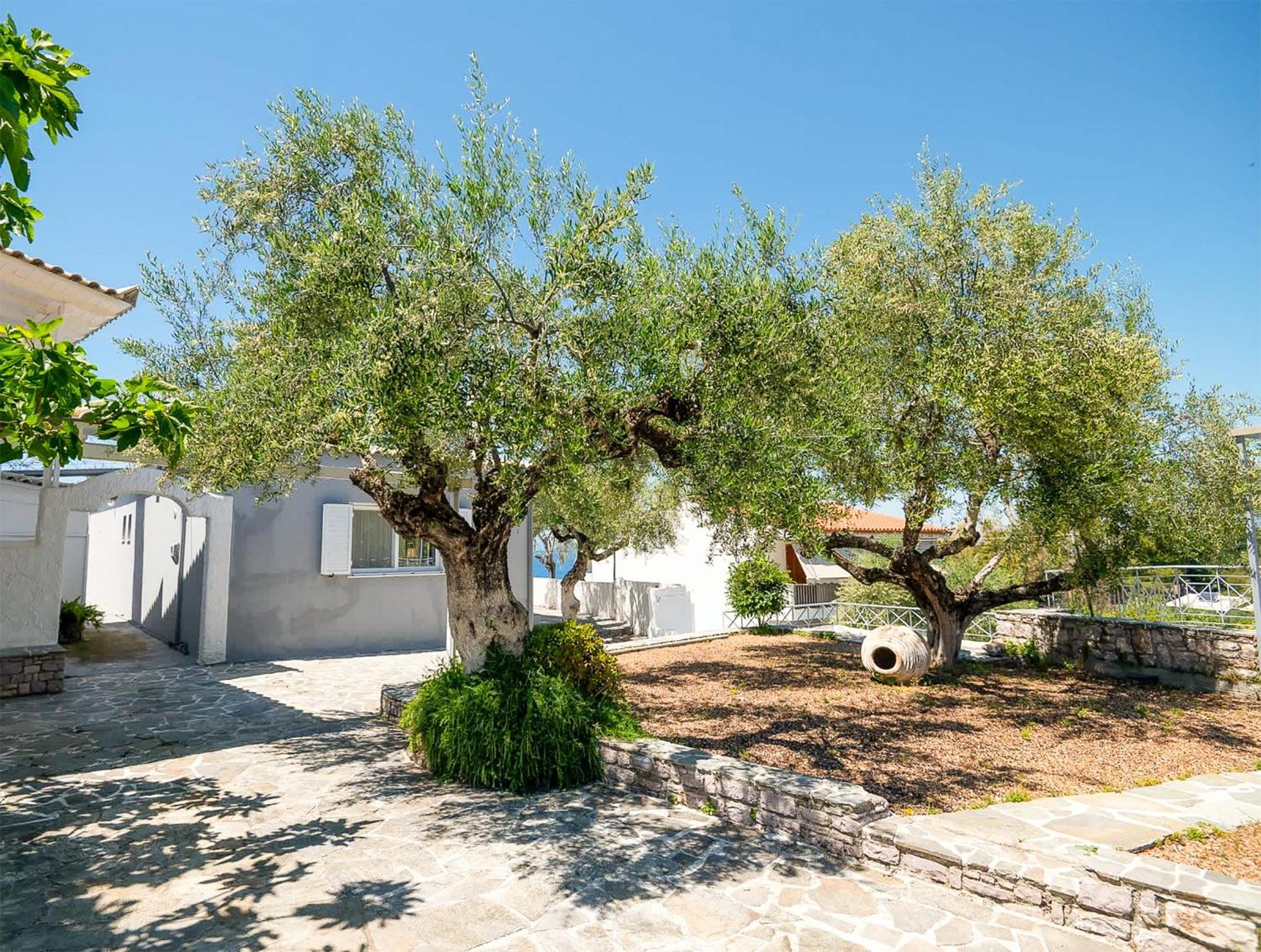Pouletis Family Apartments - Akroyali Seaview Getaways Kalamata Extérieur photo