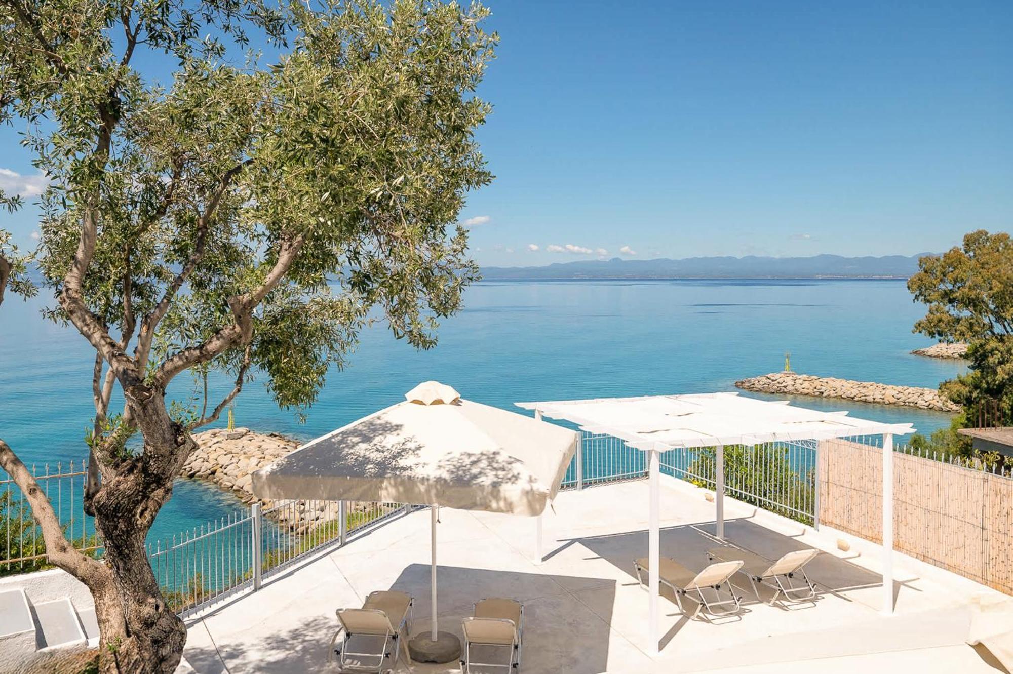 Pouletis Family Apartments - Akroyali Seaview Getaways Kalamata Extérieur photo