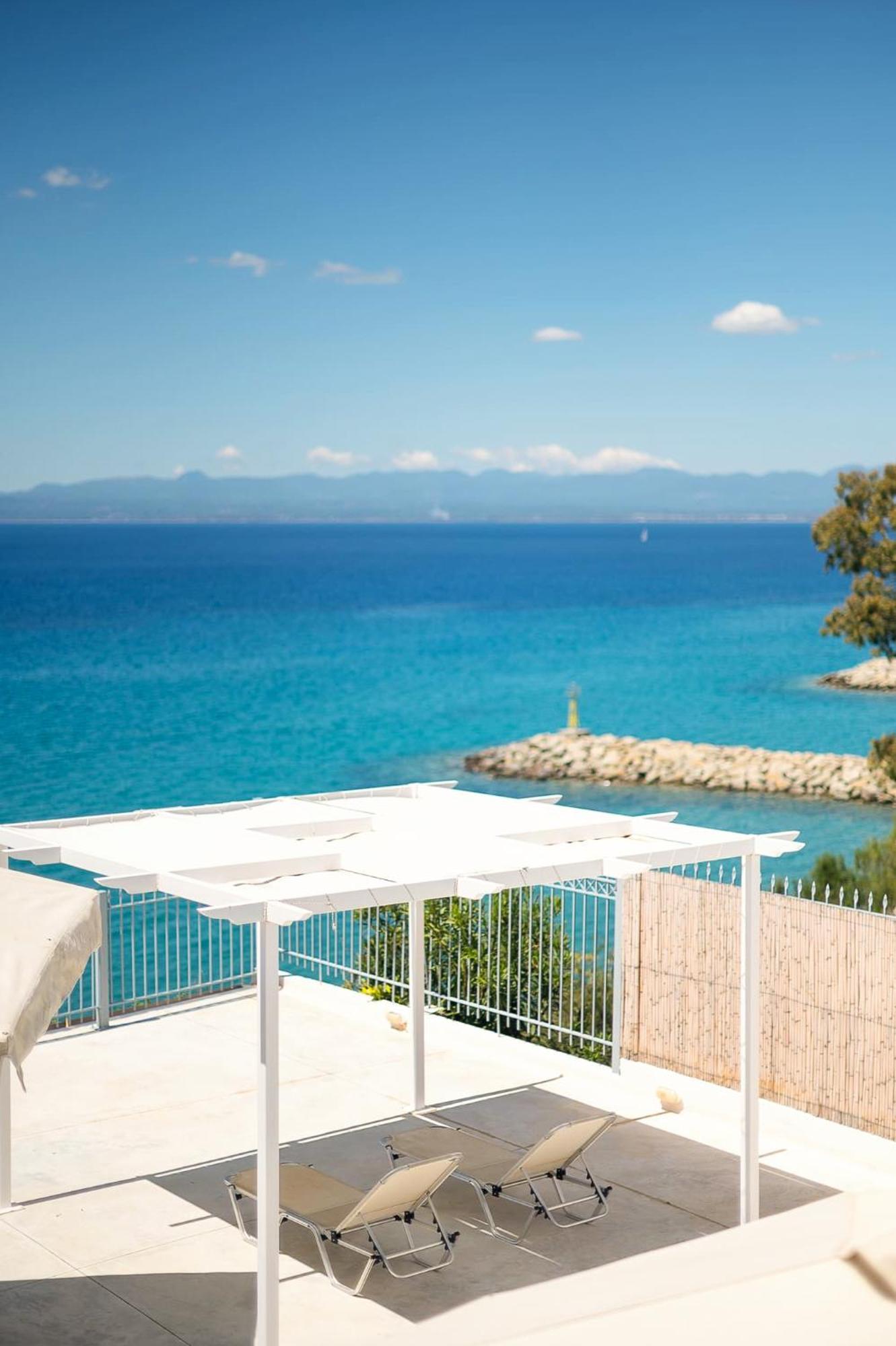 Pouletis Family Apartments - Akroyali Seaview Getaways Kalamata Extérieur photo